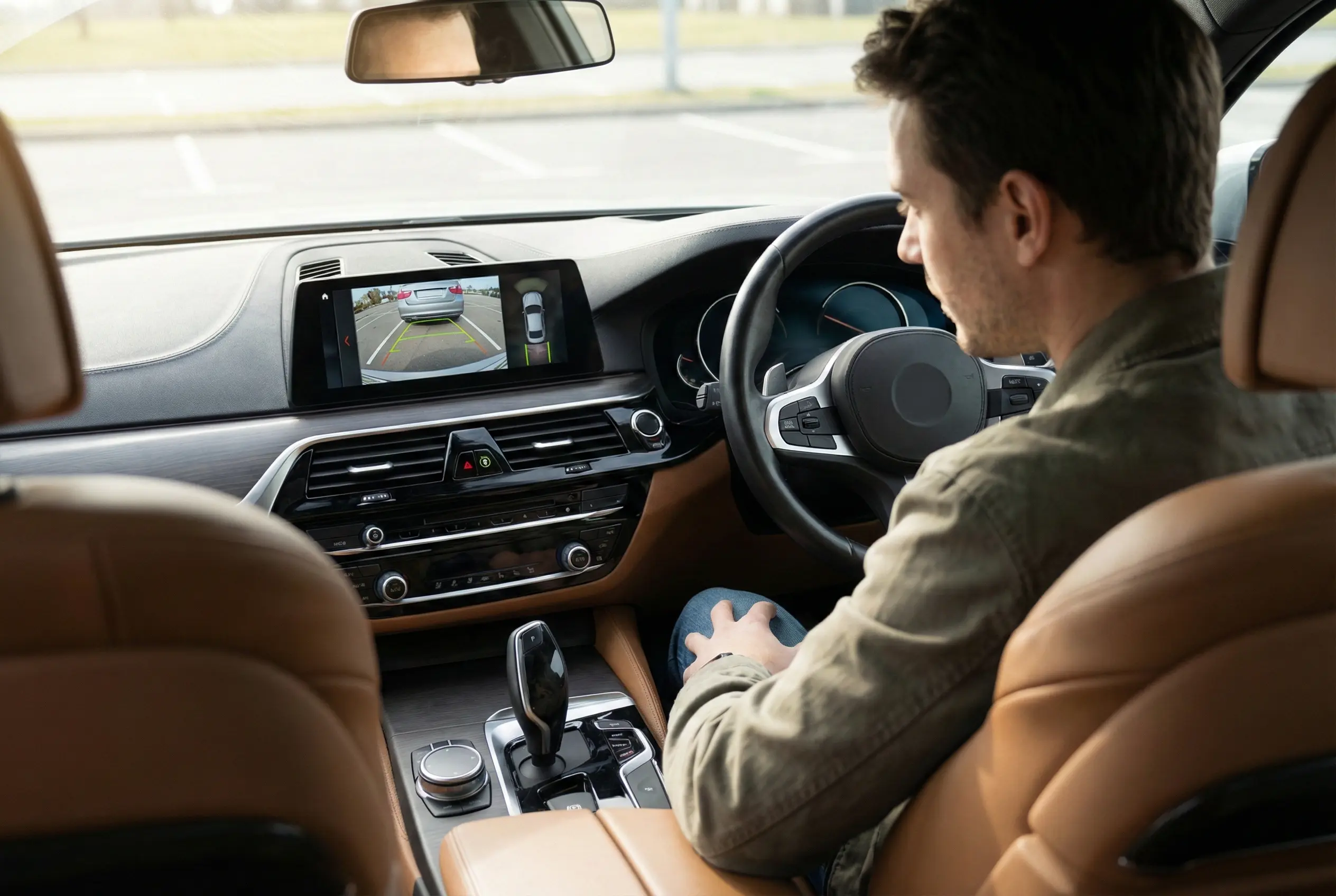 Kamera cofania czy czujniki parkowania? Porównanie